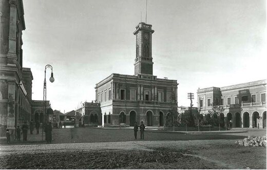 Plaza histórica de Mataderos a comienzos del siglo XX, el barrio donde nació Nueva Chicago